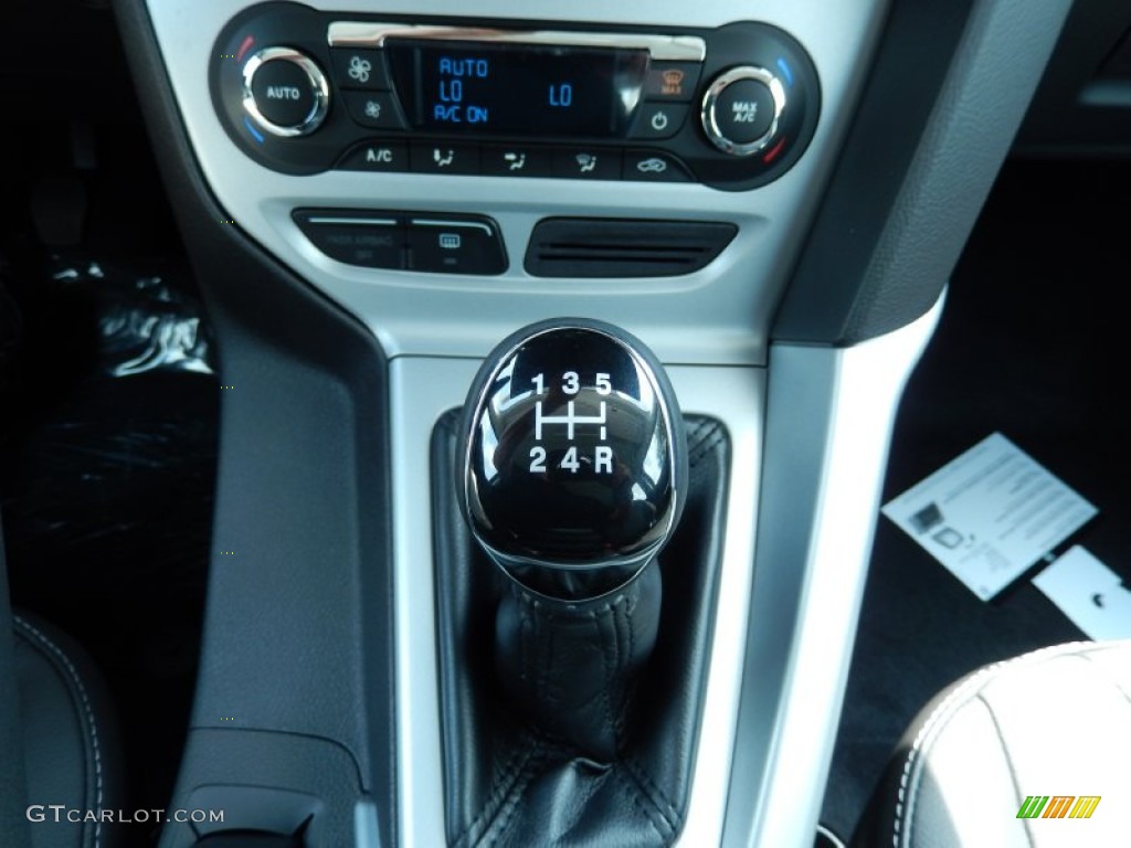 2014 Ford Focus SE Sedan 6 Speed PowerShift Automatic Transmission Photo #84339978