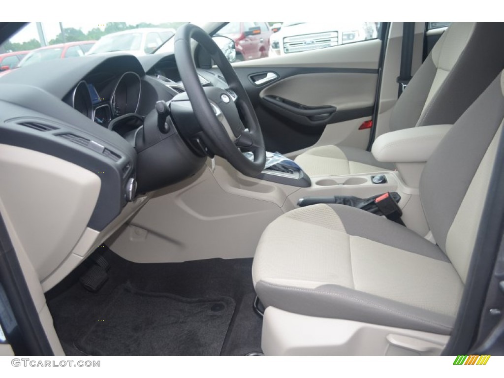 Medium Light Stone Interior 2014 Ford Focus SE Hatchback Photo #84340203