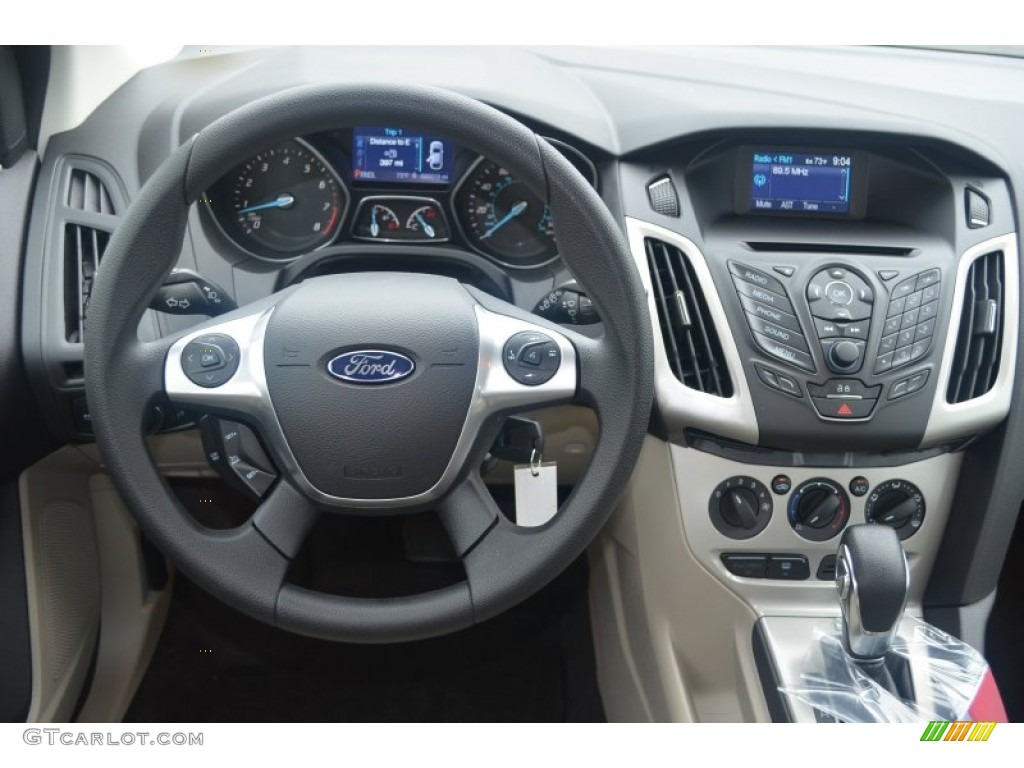 2014 Ford Focus SE Hatchback Medium Light Stone Dashboard Photo #84340331