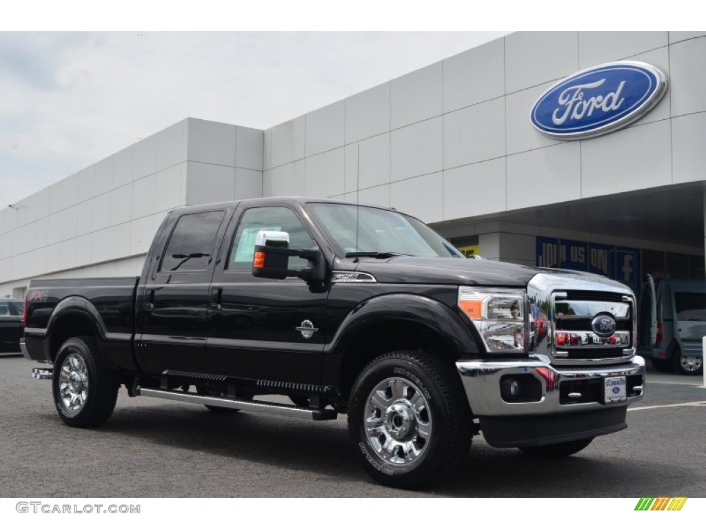 2014 F250 Super Duty Lariat Crew Cab 4x4 - Tuxedo Black Metallic / Black photo #1