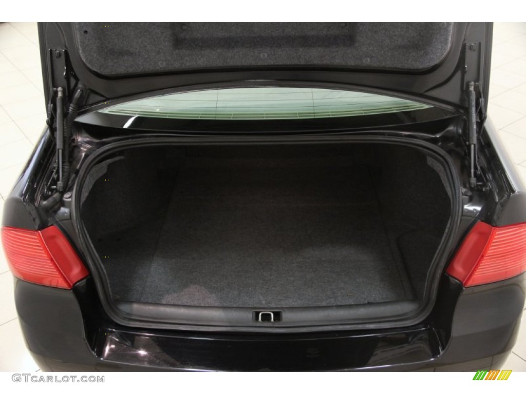 2006 Saab 9-5 2.3T Sedan Trunk Photos