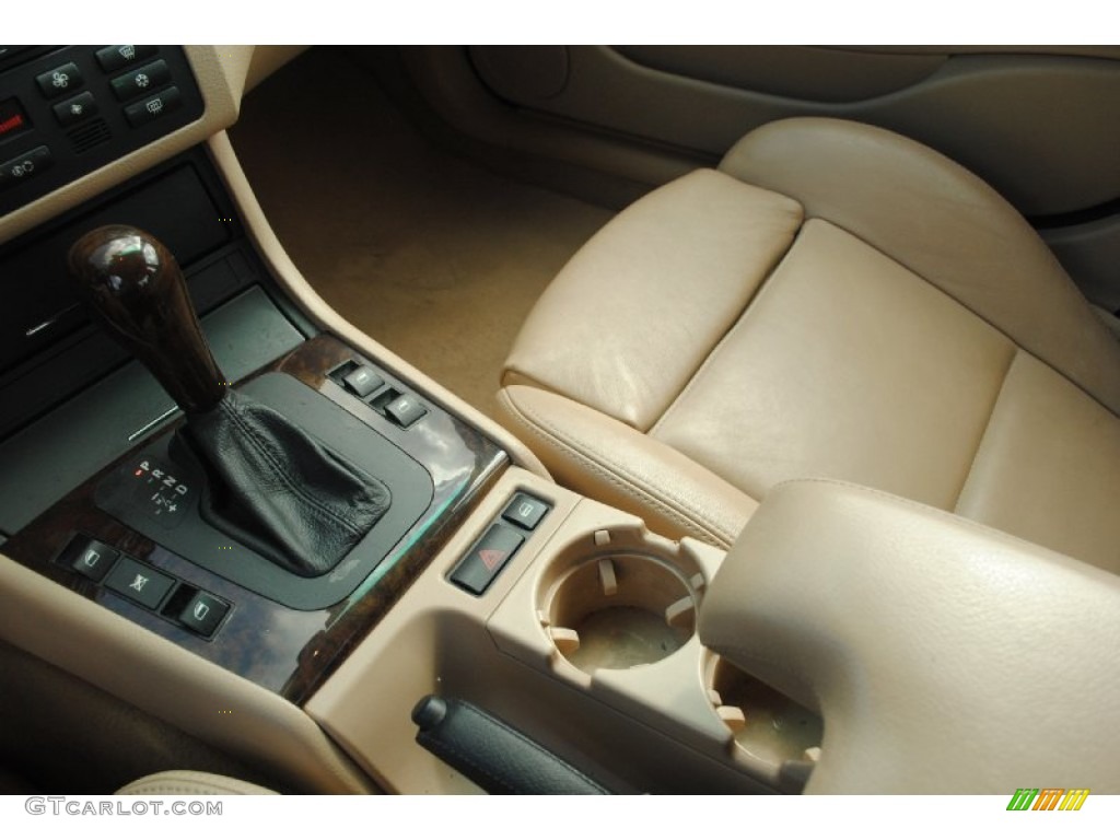 2004 3 Series 325i Sedan - Alpine White / Sand photo #14