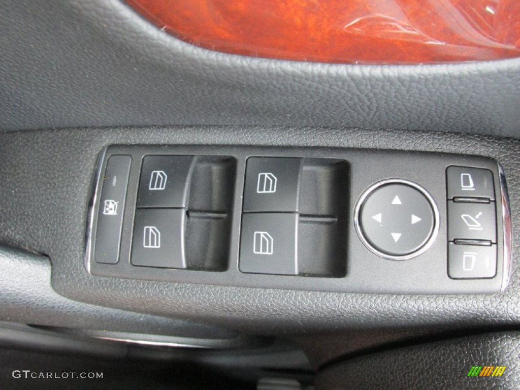 2008 Mercedes-Benz C 300 4Matic Luxury Controls Photo #84342507