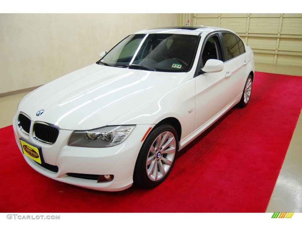 2011 3 Series 328i Sedan - Alpine White / Black photo #3