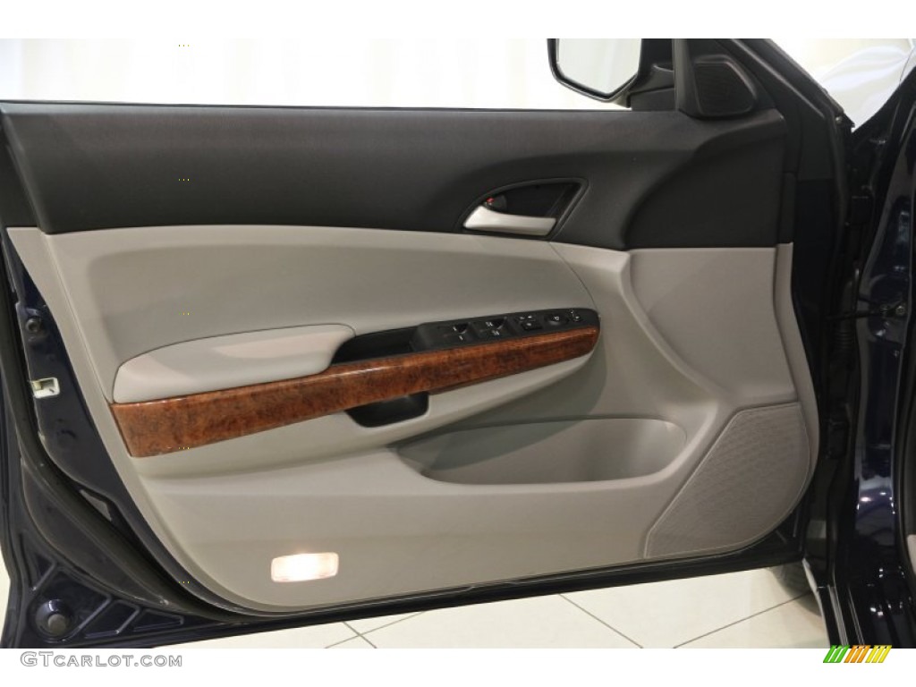2011 Honda Accord EX Sedan Gray Door Panel Photo #84346788