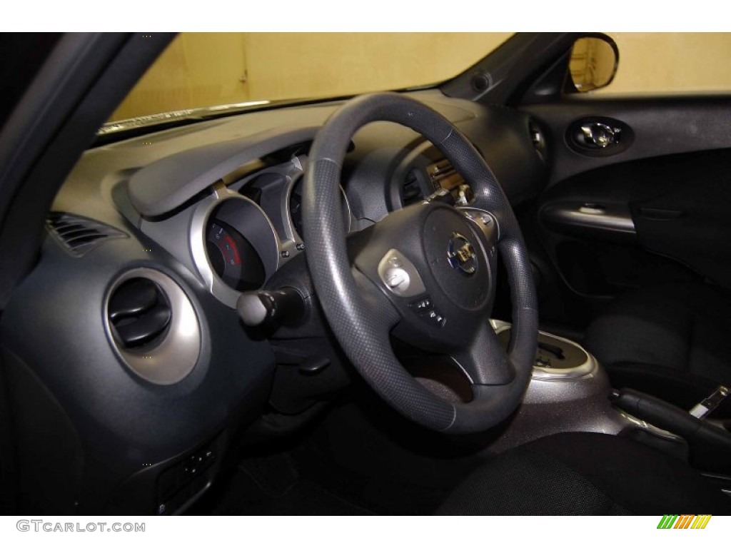 2011 Juke S - Metallic Bronze / Black/Silver Trim photo #11