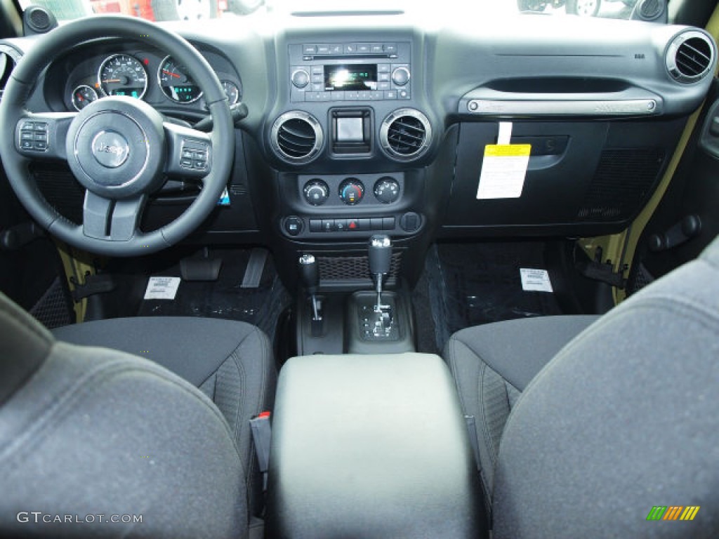 2013 Wrangler Unlimited Sport 4x4 - Commando Green / Black photo #5