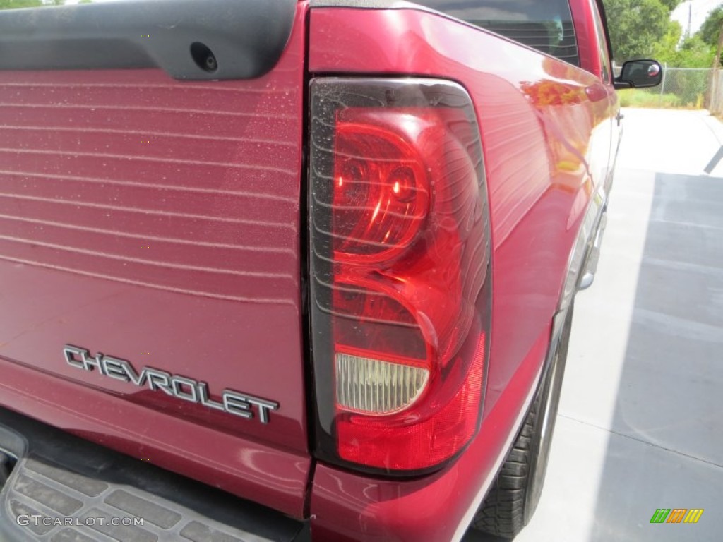 2005 Silverado 1500 LS Extended Cab - Sport Red Metallic / Dark Charcoal photo #16