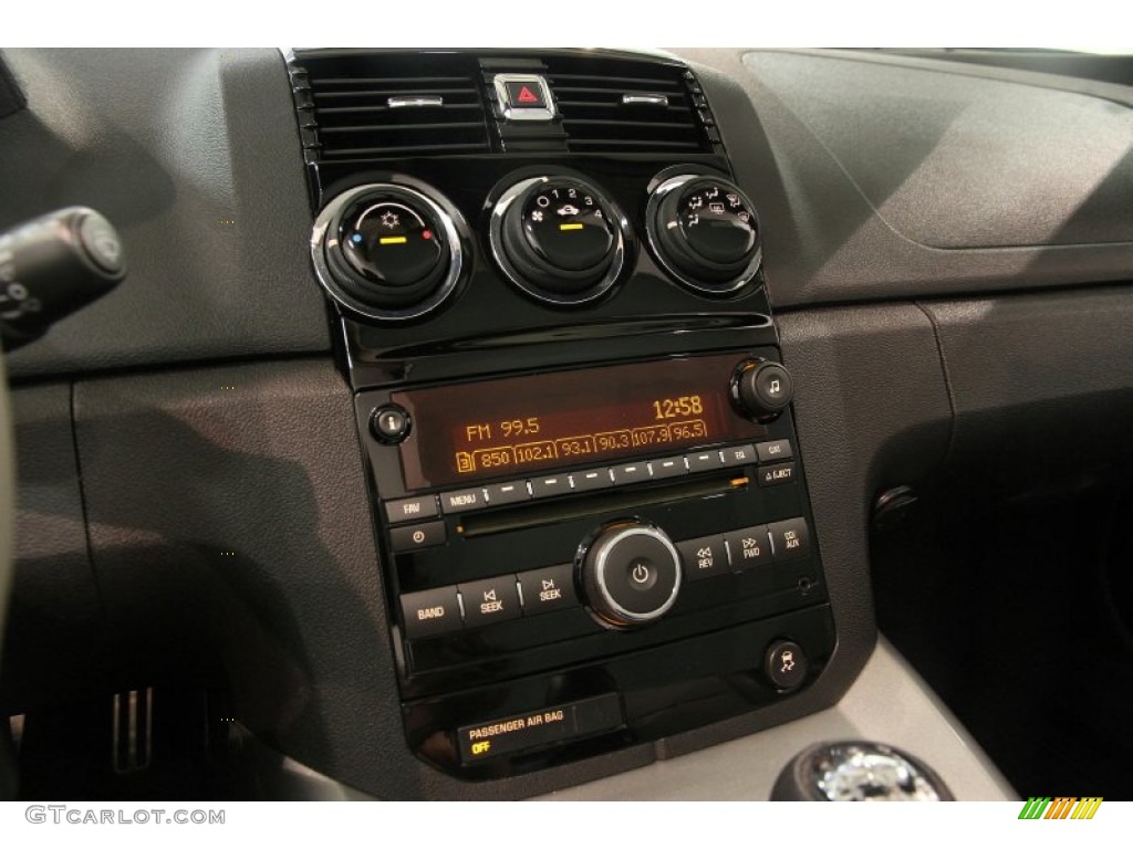 2008 Saturn Sky Roadster Controls Photos