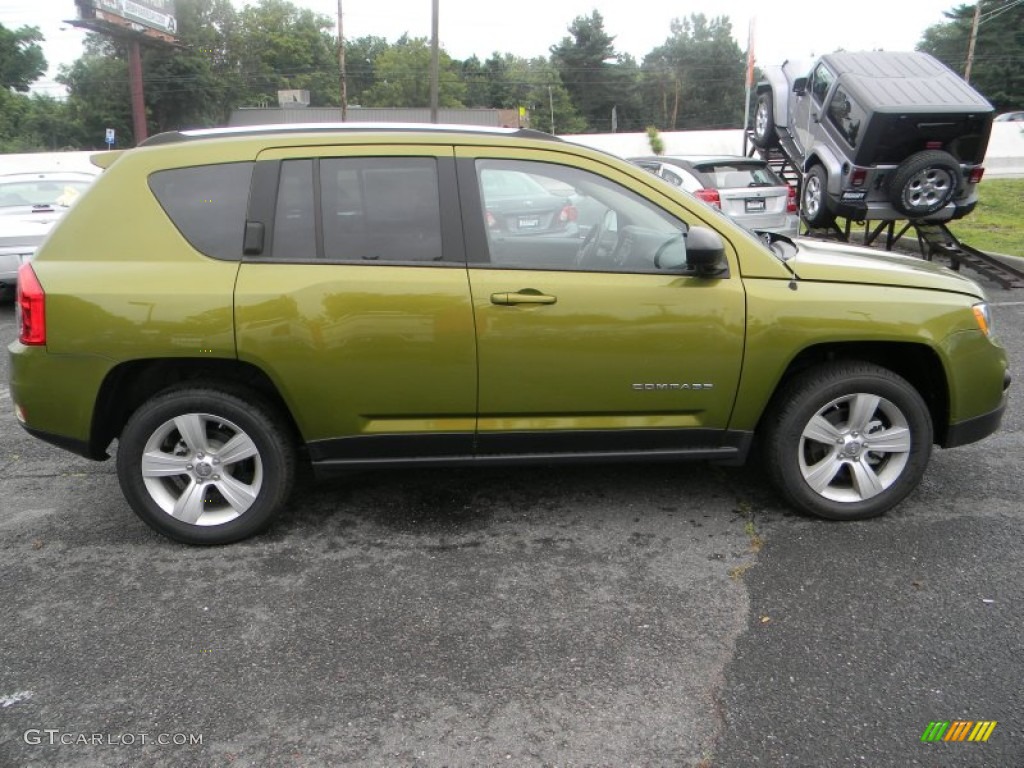 2012 Compass Sport 4x4 - Rescue Green Metallic / Dark Slate Gray photo #5