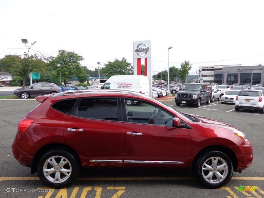 2011 Rogue SV AWD - Cayenne Red / Black photo #4