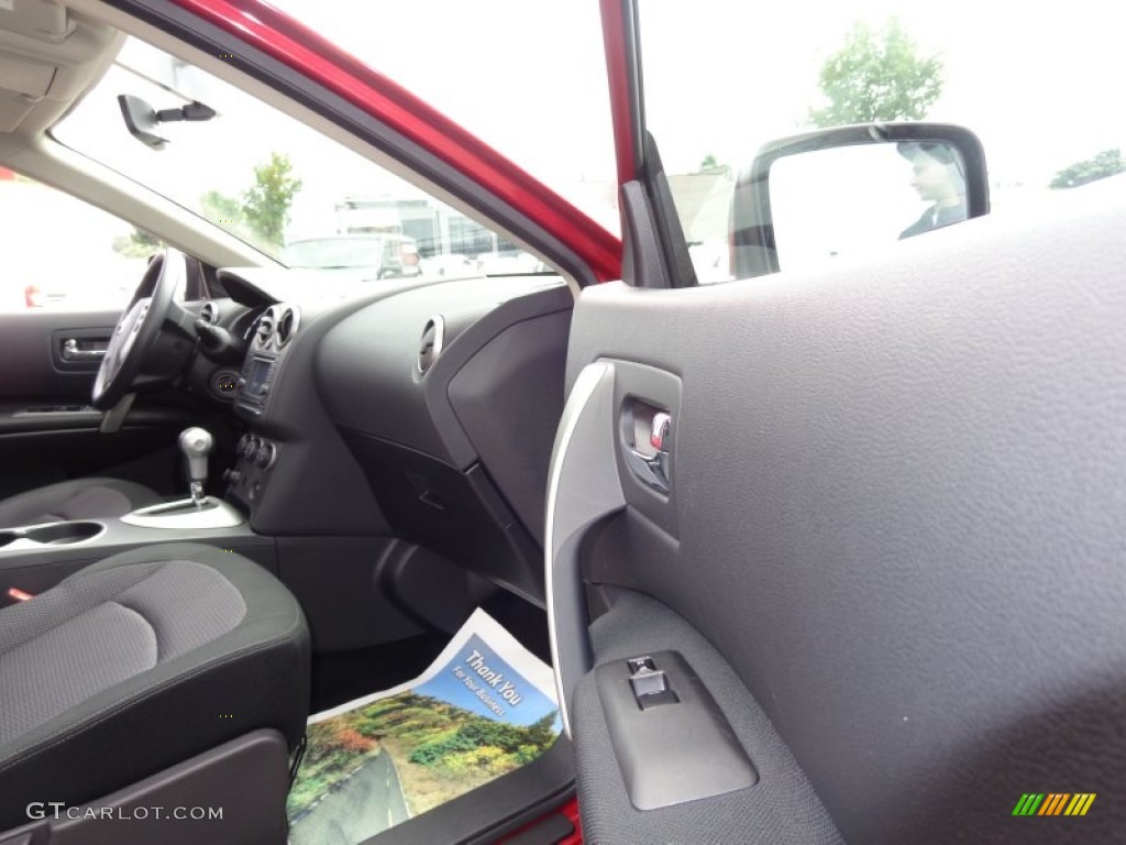 2011 Rogue SV AWD - Cayenne Red / Black photo #10