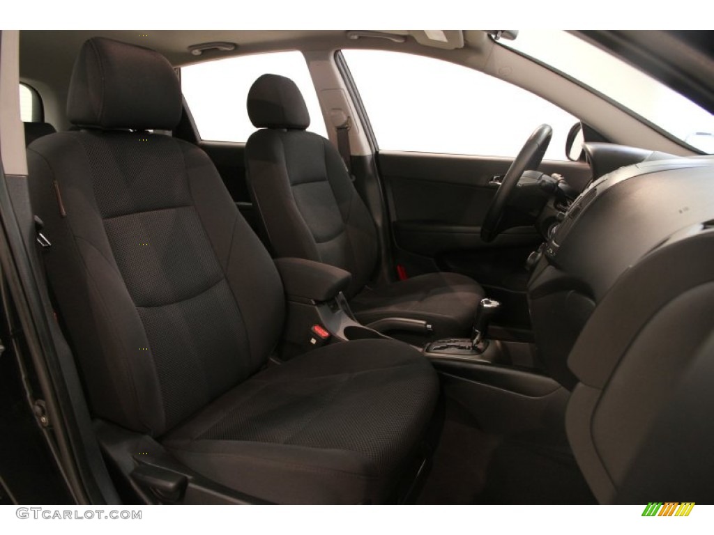2009 Elantra Touring - Black Pearl / Black photo #10