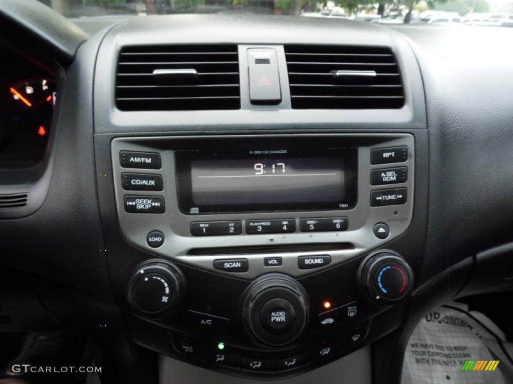 2006 Honda Accord EX Coupe Controls Photos