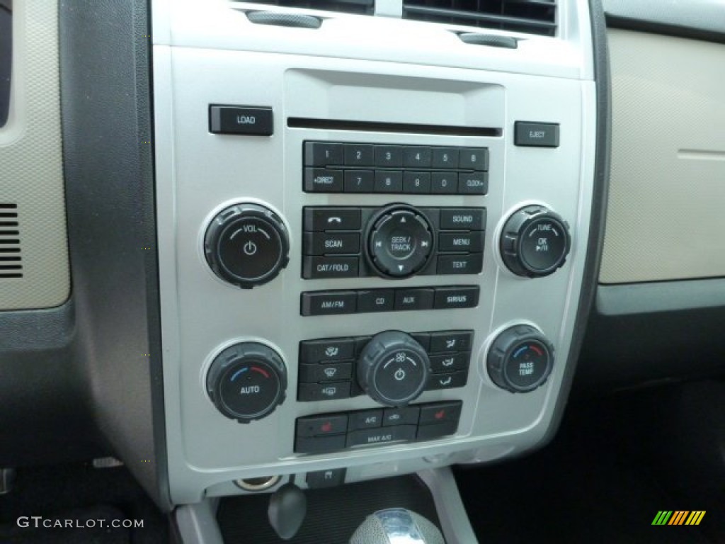 2010 Mercury Mariner I4 Premier 4WD Controls Photos