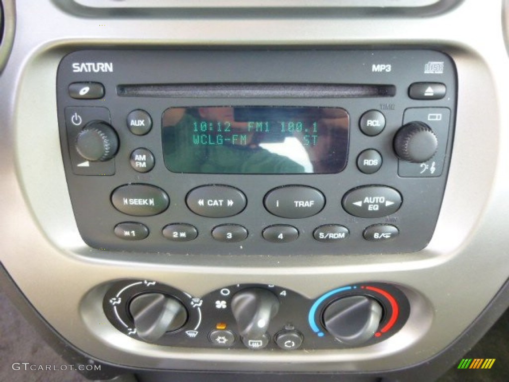 2004 Saturn ION 3 Quad Coupe Audio System Photo #84380934