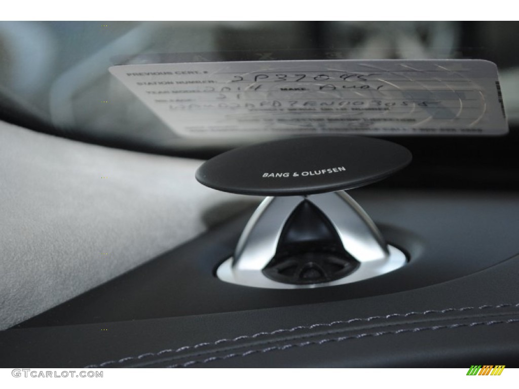 2014 Audi S8 quattro S Audio System Photo #84383532