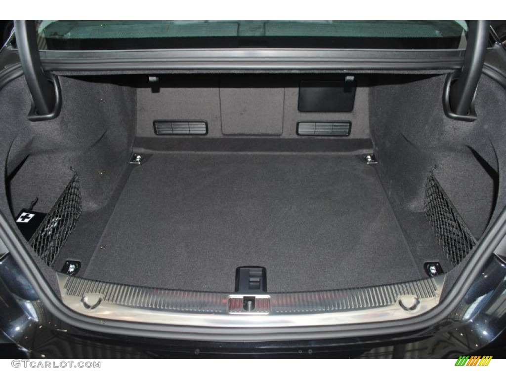 2014 Audi S8 quattro S Trunk Photo #84383928