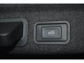 Black Controls Photo for 2014 Audi S8 #84383949