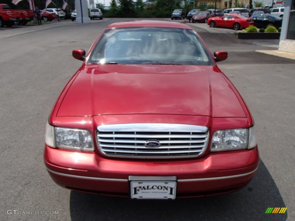 2001 Crown Victoria LX - Toreador Red Metallic / Medium Parchment photo #3