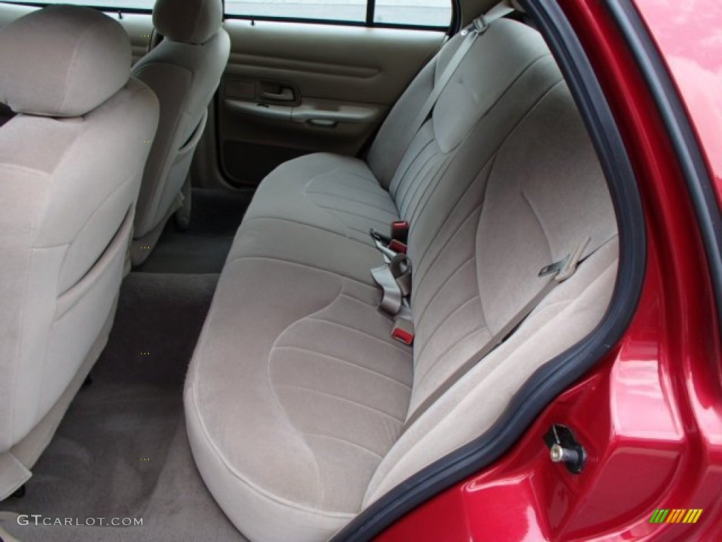 2001 Crown Victoria LX - Toreador Red Metallic / Medium Parchment photo #12