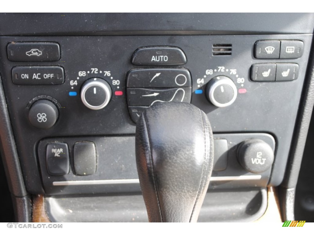 2007 Volvo XC90 3.2 AWD Controls Photos