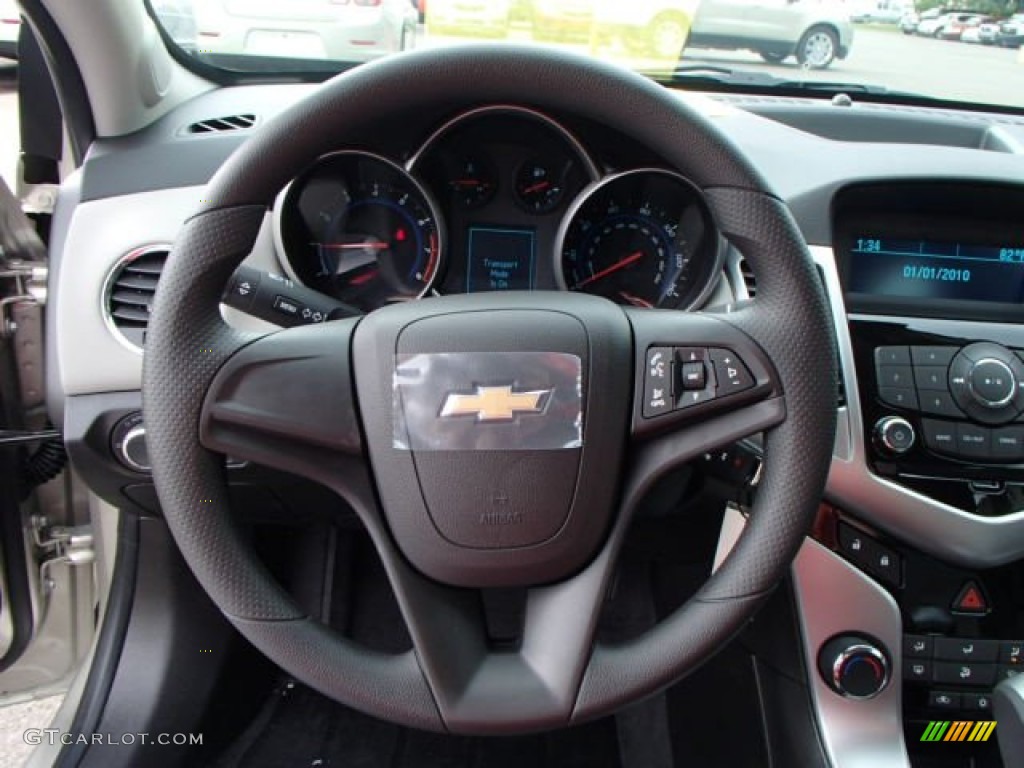 2014 Cruze LS - Champagne Silver Metallic / Jet Black/Medium Titanium photo #18