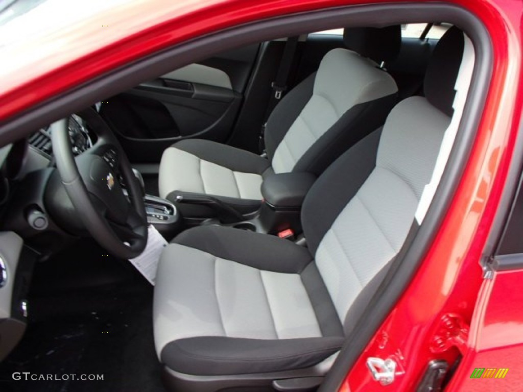 2014 Cruze LS - Red Hot / Jet Black/Medium Titanium photo #10