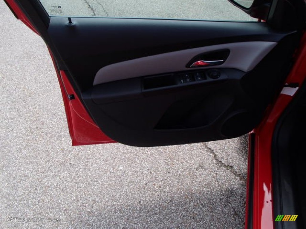 2014 Cruze LS - Red Hot / Jet Black/Medium Titanium photo #11