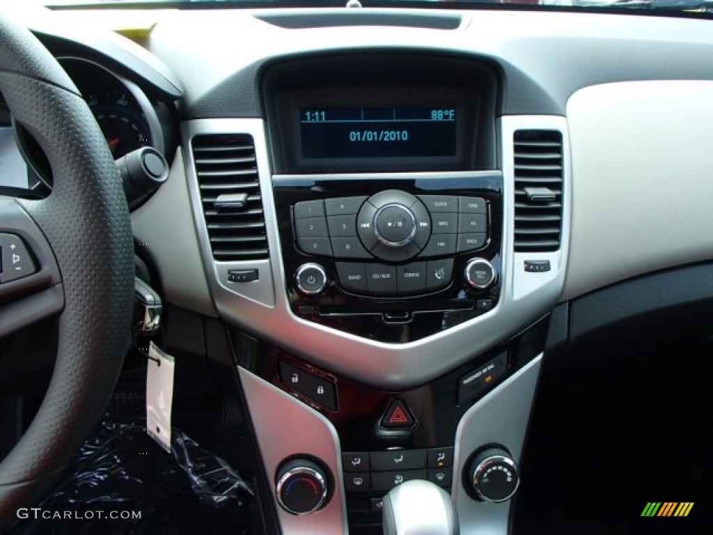 2014 Cruze LS - Red Hot / Jet Black/Medium Titanium photo #16