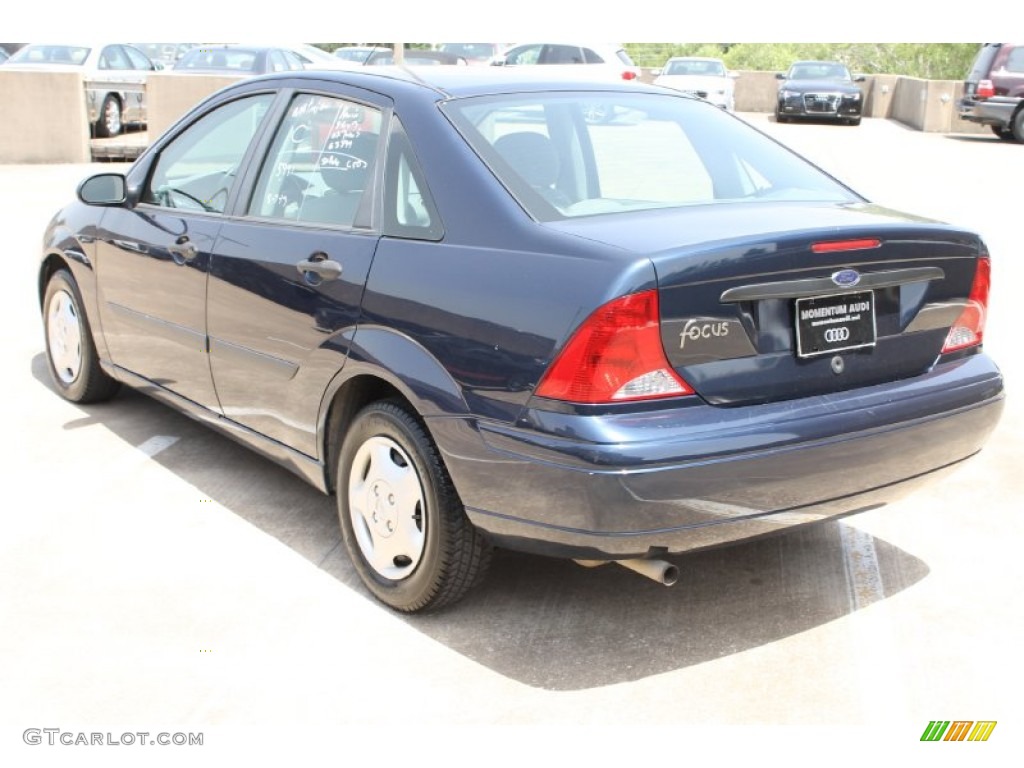 2002 Focus LX Sedan - Twilight Blue Metallic / Medium Graphite photo #7
