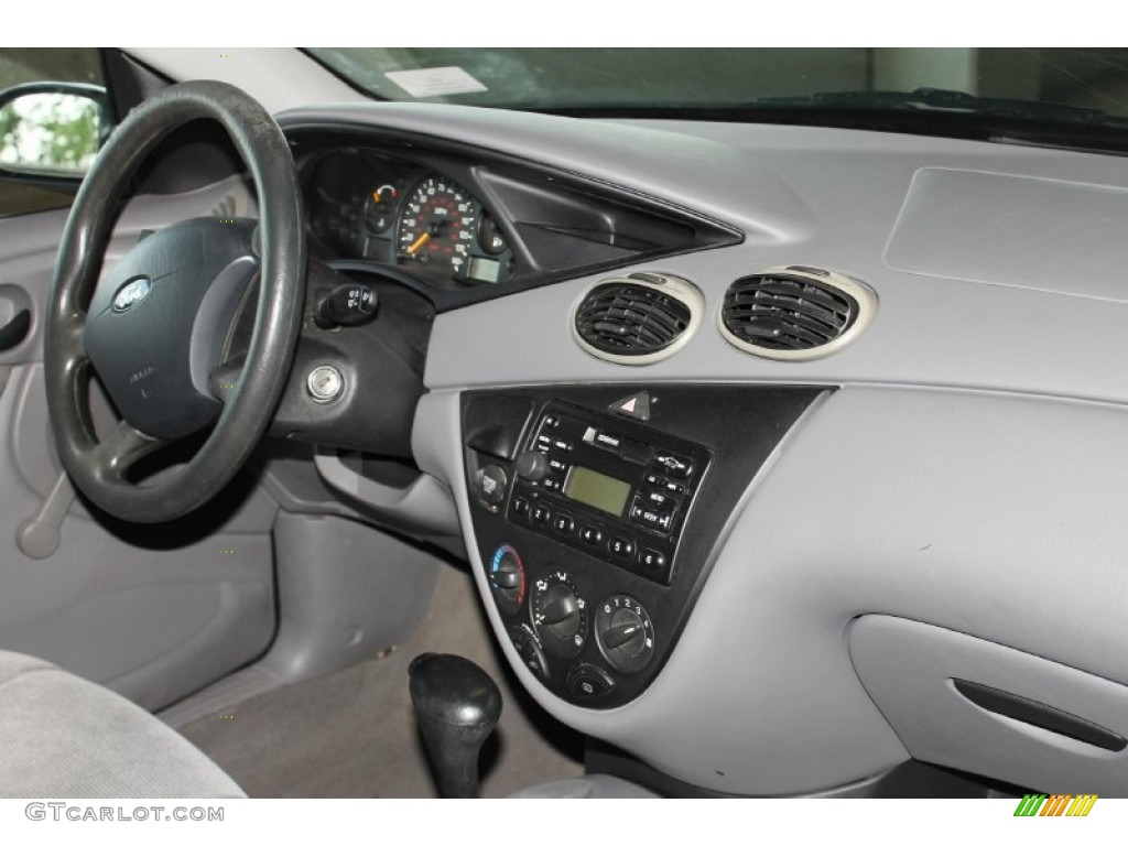 2002 Focus LX Sedan - Twilight Blue Metallic / Medium Graphite photo #29