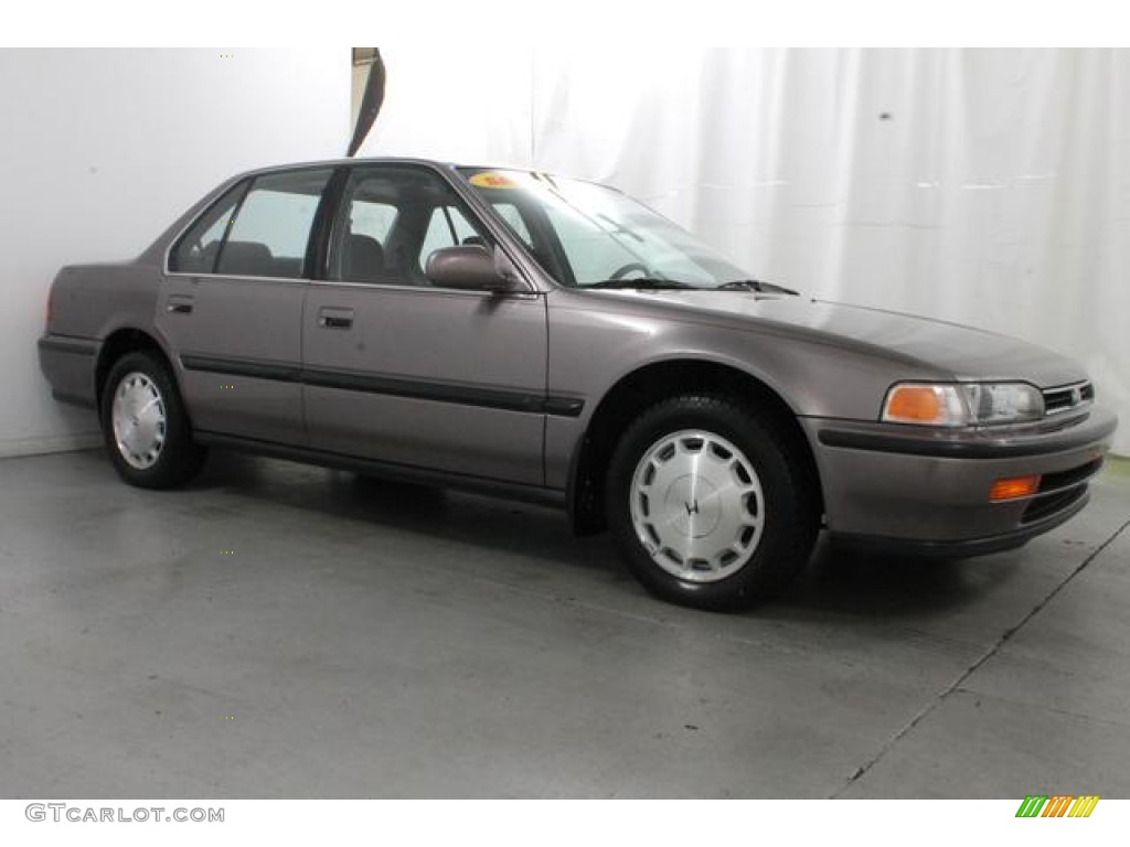 Rosewood Brown Metallic 1993 Honda Accord EX Sedan Exterior Photo #84401310