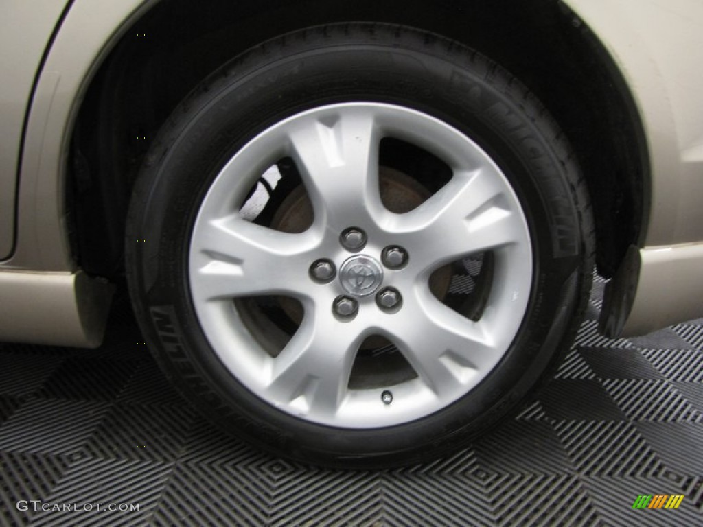 2003 Toyota Matrix XR Wheel Photos