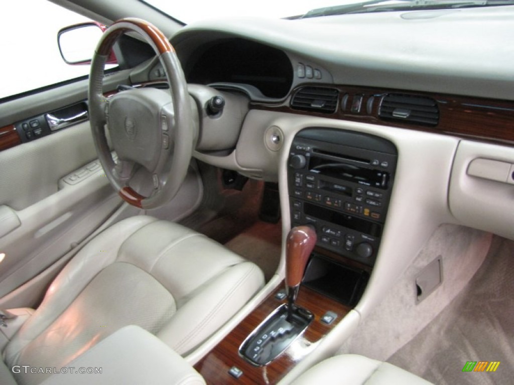 2001 Seville STS - Crimson Red / Oatmeal photo #22