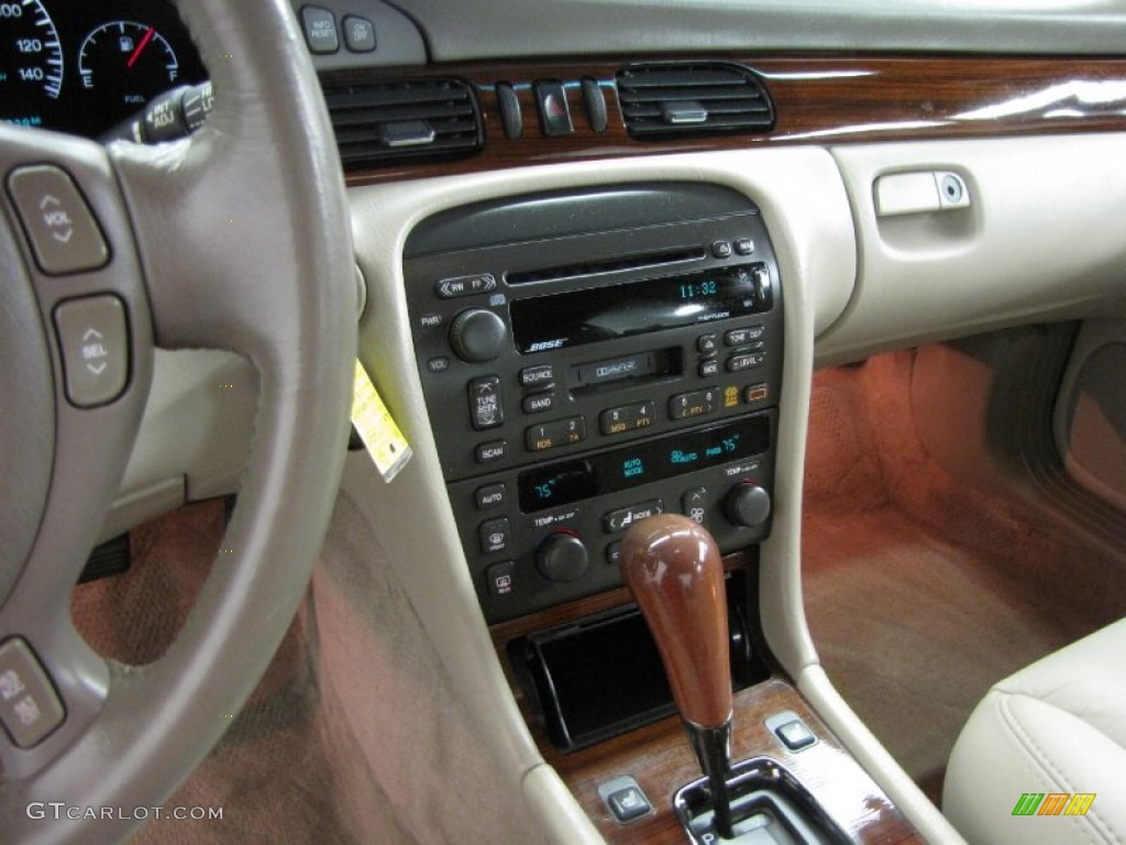 2001 Seville STS - Crimson Red / Oatmeal photo #23