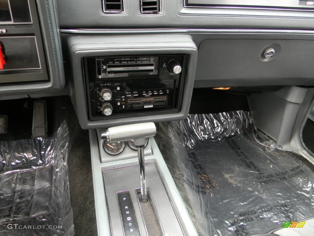1987 Buick Regal Grand National Controls Photo #84401955