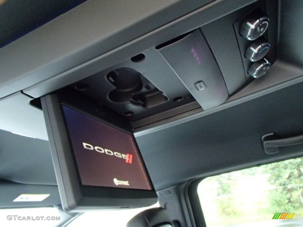 2014 Dodge Grand Caravan R/T Entertainment System Photos