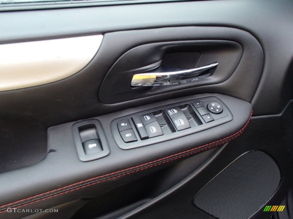 2014 Dodge Grand Caravan R/T Controls Photo #84404870