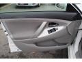 Super White - Camry SE Photo No. 6
