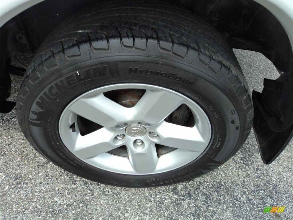 2004 RAV4 4WD - Frosted White Pearl / Dark Charcoal photo #28