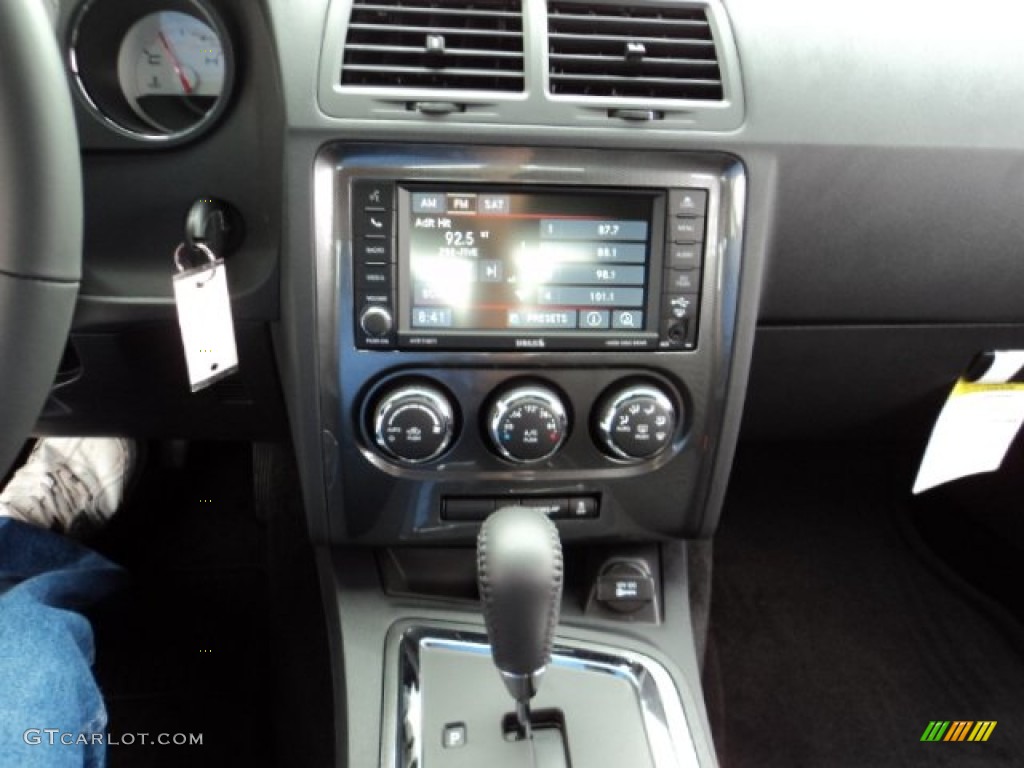 2014 Dodge Challenger SXT Controls Photo #84419561