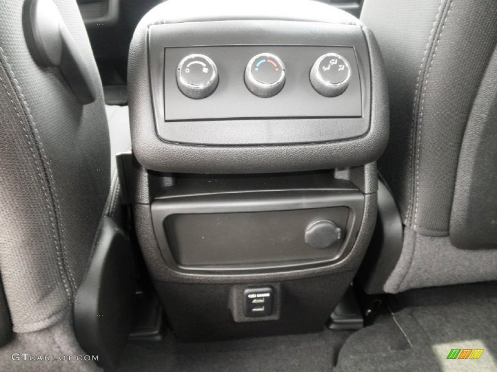 2014 GMC Acadia SLE Controls Photo #84421730