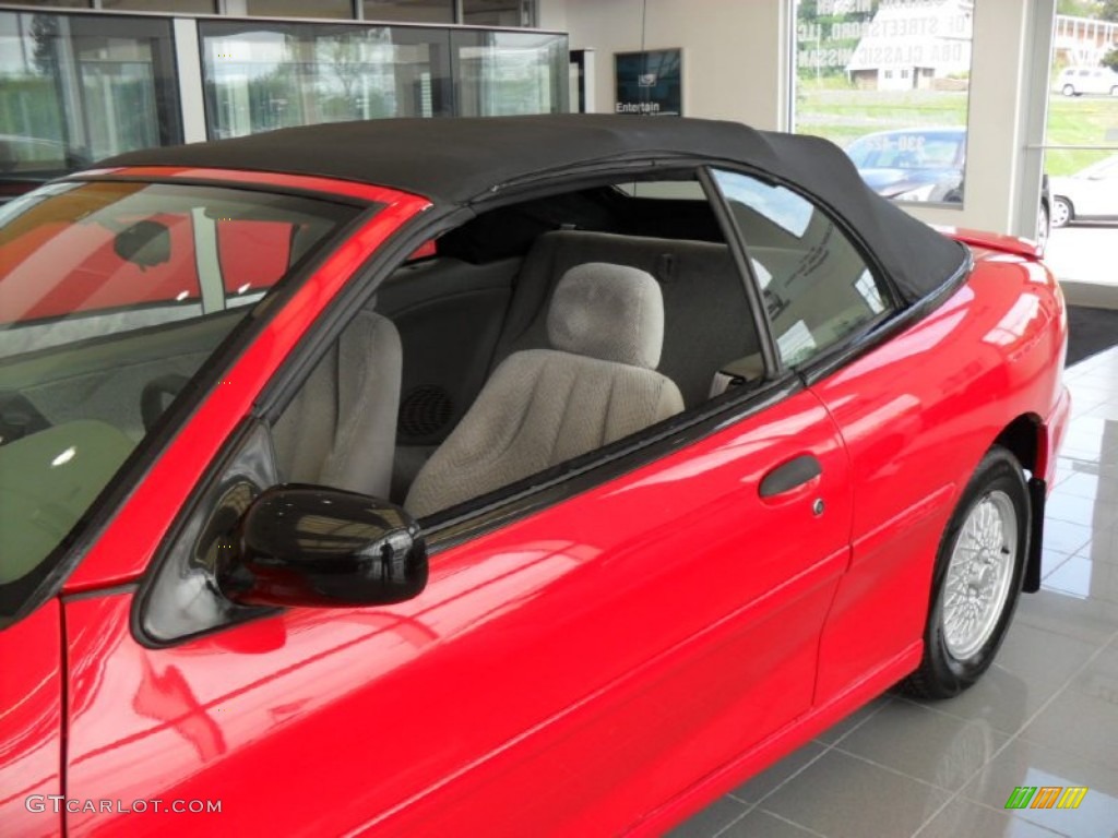 1998 Cavalier Z24 Convertible - Flame Red / Graphite photo #8