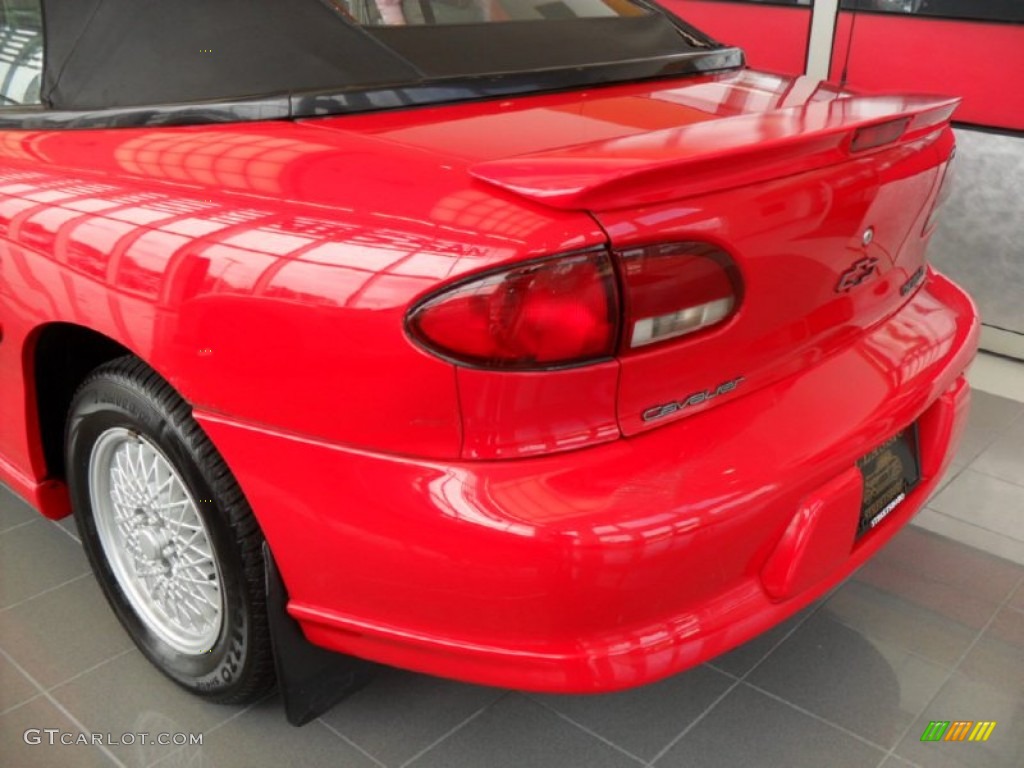 1998 Cavalier Z24 Convertible - Flame Red / Graphite photo #9