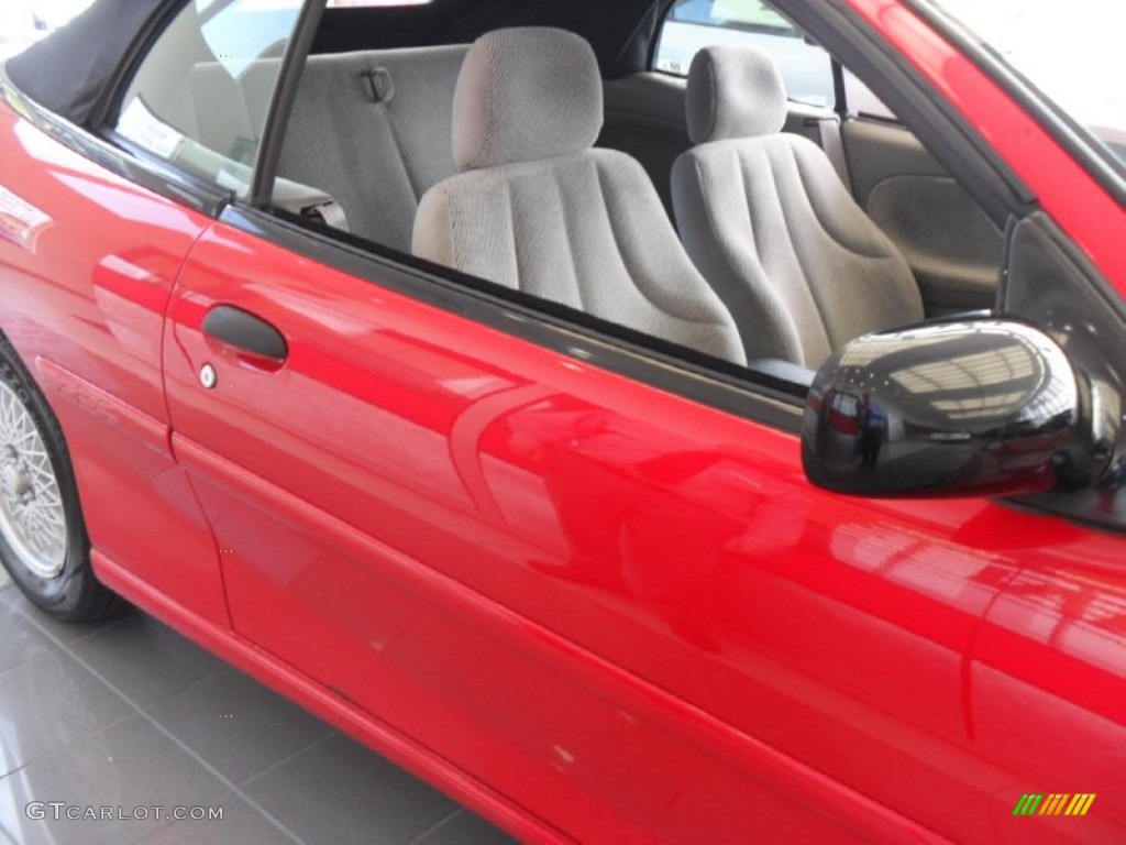 1998 Cavalier Z24 Convertible - Flame Red / Graphite photo #11