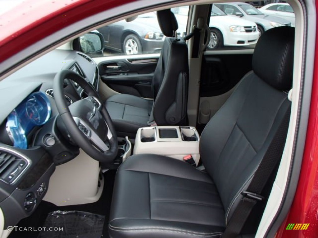 2014 Chrysler Town & Country Touring Front Seat Photo #84431261