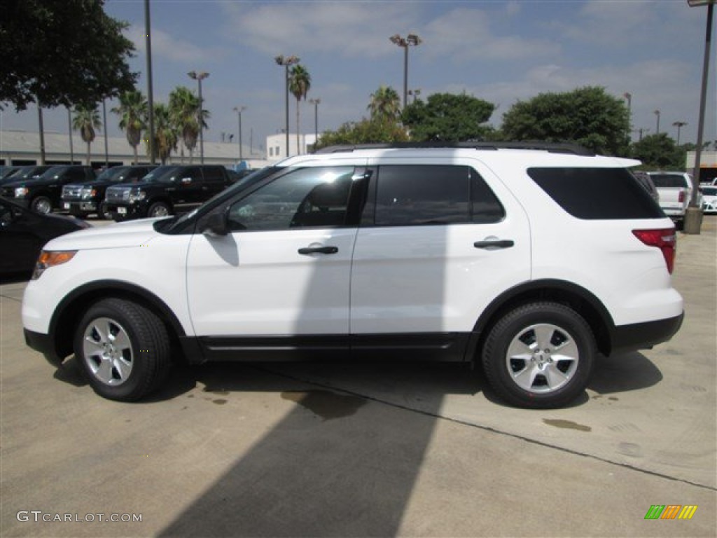 2014 Explorer FWD - Oxford White / Medium Light Stone photo #2