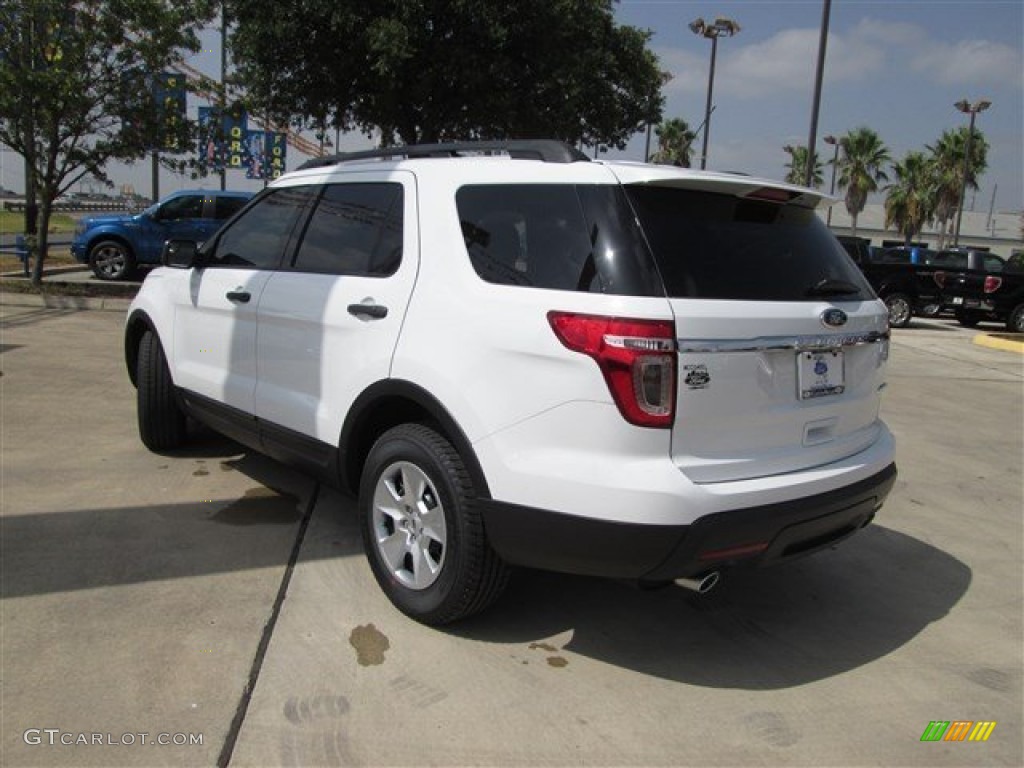 2014 Explorer FWD - Oxford White / Medium Light Stone photo #3