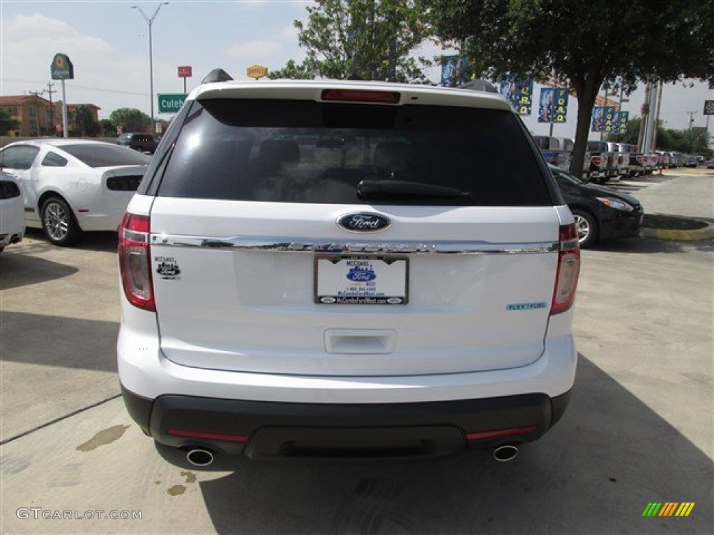 2014 Explorer FWD - Oxford White / Medium Light Stone photo #4